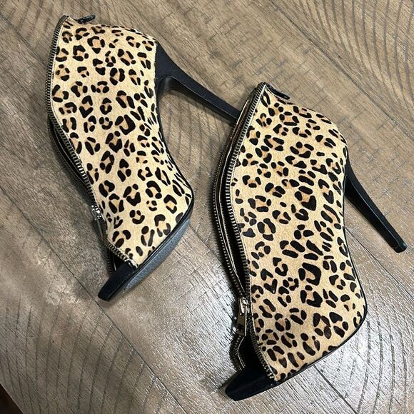 NWOT Carlos Santana Veruca Heels size 7.5. Leather and real fur - Picture 10 of 13